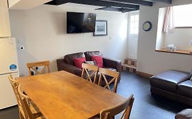 Hollies Cottage